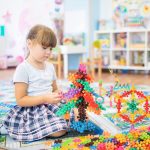 Flocons de neige en 3D pour l'apprentissage par le jeu chez les petits