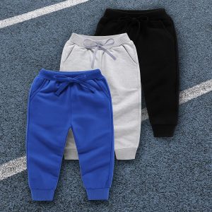 Jogging enfant idéal pour les loisirs et le sport