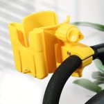 Accessoire pratique pour poussette : support gobelet et téléphone