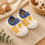 Chaussures adaptées aux mouvements des jeunes enfants