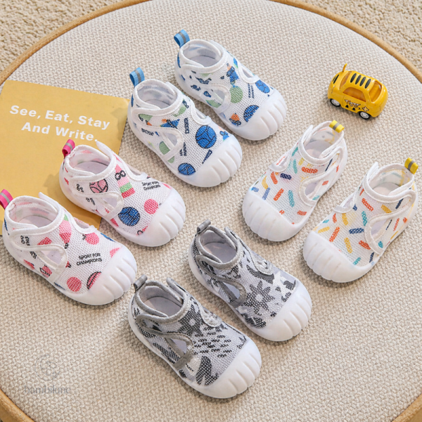 Chaussures anti-dérapantes pour petits pieds
