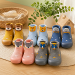 Chaussures pour enfants avec semelles antidérapantes