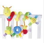 Jouets suspendus pour stimuler l'éveil des enfants