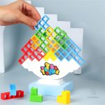 Tour de puzzle pour développer l'équilibre et la motricité
