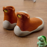 Bébé en mouvement avec BareFoot, style naturel