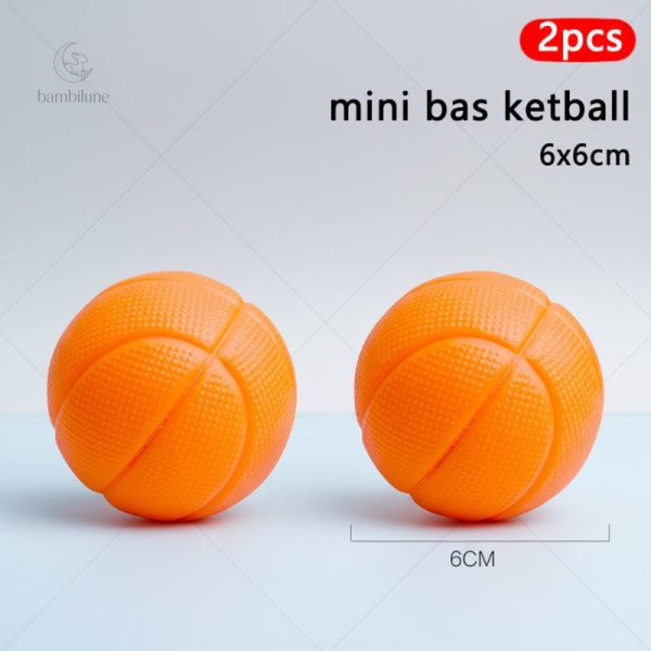 Balles et cerceaux adaptés aux petites mains d'enfants