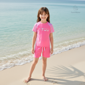BeachBloom : style et confort pour les petits nageurs