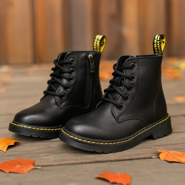 Bottes à lacets noires pour l'automne et l'hiver