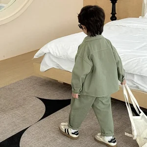 Mode garçon : ensemble cargo stylé