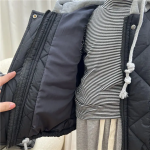 Veste à capuche pour les journées fraîches et pluvieuses