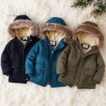 Parka d'hiver CozyTrend pour enfants avec col en fourrure