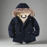 Col en fourrure doux sur parka d'hiver pour enfants
