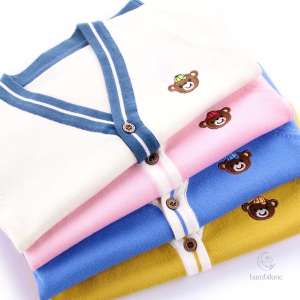 Vêtement d'automne en tricot avec motifs d'oursons