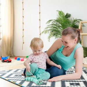 Jouet chenille colorée pour le développement des bébés