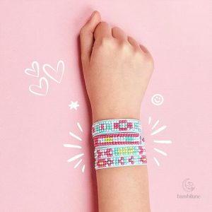 Artisanat pour enfants - Créez un bracelet brillant et coloré
