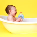 Canard coloré pour rendre le bain ludique