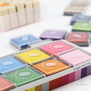 Peinture pour les doigts avec éponges adaptées aux petits