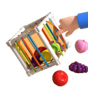 Jouet en bois pour apprendre en jouant avec des fruits