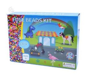 Perles colorées pour développer l'imagination des petits artistes