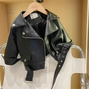 Veste tendance en cuir pour enfant
