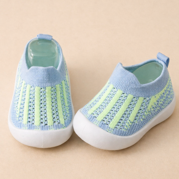 Sneakers légères et pratiques pour les enfants actifs