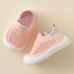 Chaussures enfants HappyFeet, idéales pour les jeux