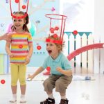 Head Hoop Game : rires garantis pour les petits