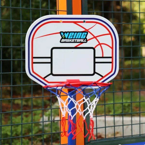 Jeux d'extérieur pour enfants : football et basket-ball