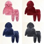 Ensemble en velours pour enfants, parfait pour jouer