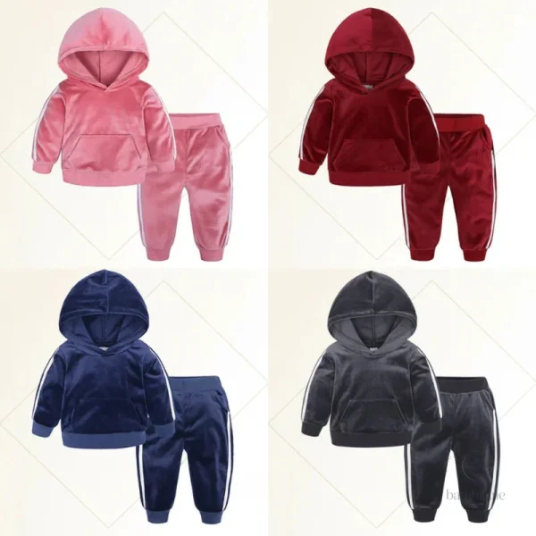 Ensemble en velours pour enfants, parfait pour jouer