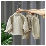Outfit pour enfants, mélange de confort et de robustesse