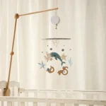 Mobile doux et naturel pour bébé