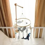 Mobile décoratif en bois pour chambre d'enfant