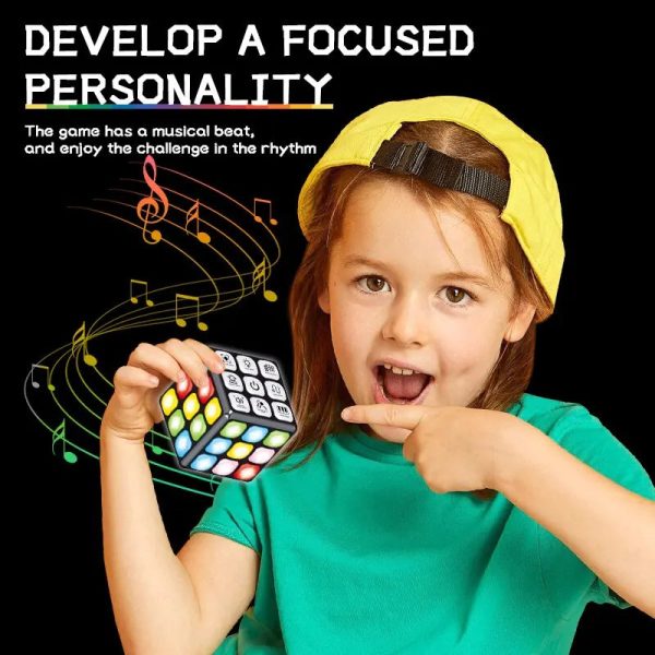 Cube amusant pour stimuler l'apprentissage précoce