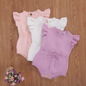 Combinaison bébé fille aérienne et douce