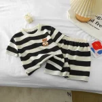 Collection vêtements enfants - Ensemble de robes amusantes