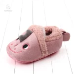 Mini chaussons en peluche, designs craquants pour enfants