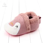 Petits chaussons en peluche, designs d’animaux amusants