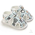 Chaussures d'été mignonnes pour petits pieds