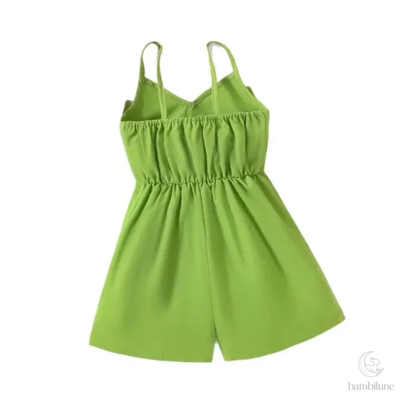 Vêtements pour enfants : combinaison confortable et chic
