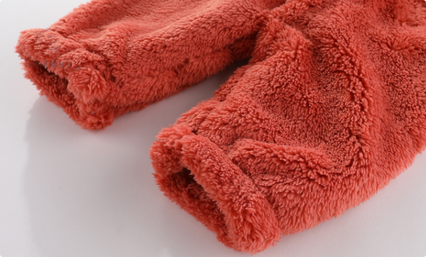 Mode enfantine : combinaison polaire pour l'hiver