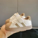 Confort et style avec les baskets Mini Fashion pour enfants