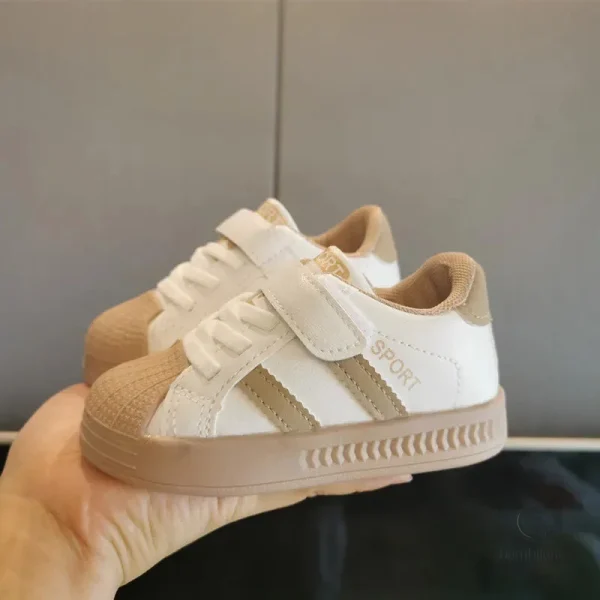 Confort et style avec les baskets Mini Fashion pour enfants