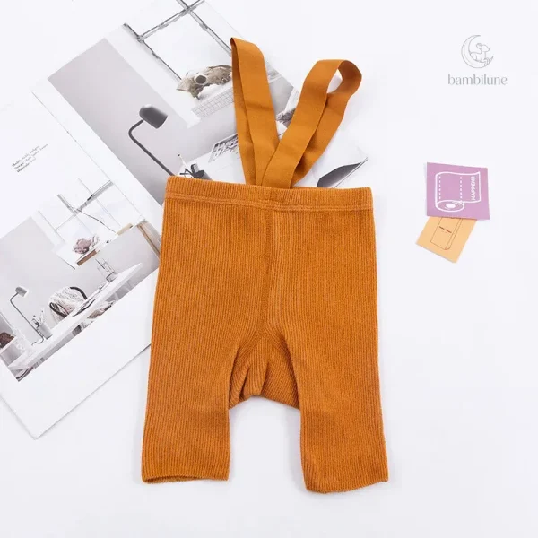 Bretelles ludiques pour un look enfantin
