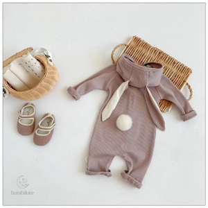 Chandail pour bébé avec design de lapin mignon