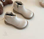 Chaud et classique : bottines mini fashion pour enfants