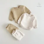 Mini survêtement chaud et confortable pour enfants