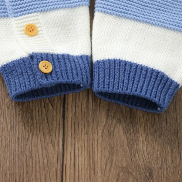 Vêtements d'hiver pour enfants : robe tricotée tendance