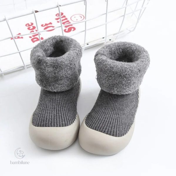Mini chaussettes confortables pour l'hiver