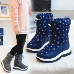 Mini bottes chaudes pour enfants en hiver